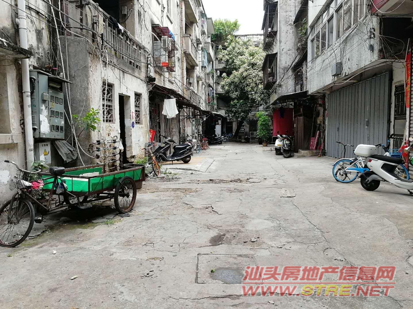 汕樟路与长平路交界 1. 636666637162187500 (1/9) 汕樟路与长平路交界 1. 636666637162187500 (1/9) 汕头房产网二手房